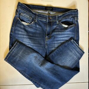 Judy Blue Women's Relaxed Fit Adelene Girlfriend Jeans Size 13/31